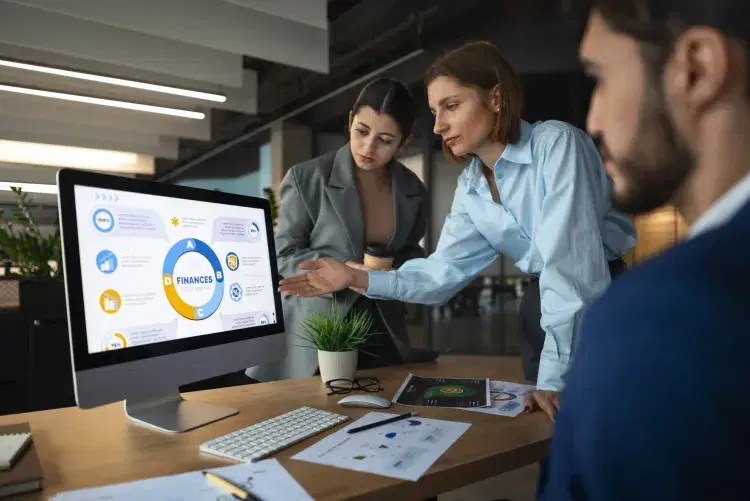 The Modern CEO: Turning Data & AI into Everyday Leadership